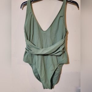 Shade & Shore Olive Sage Green One Piece Slimming Ribbed Swimsuit NWT Medium